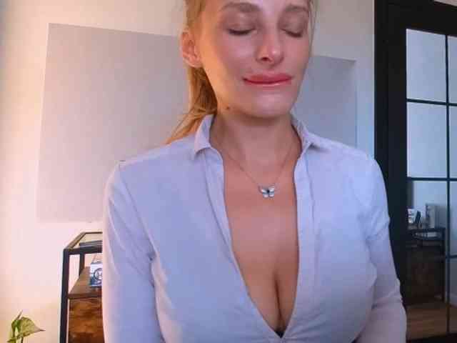 MarilynShow webcam