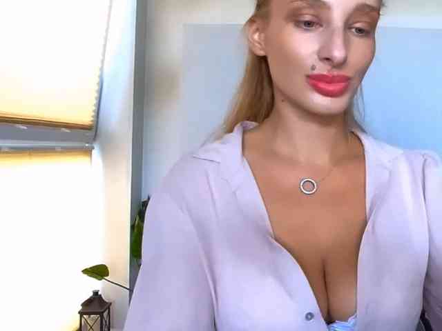 MarilynShow webcam