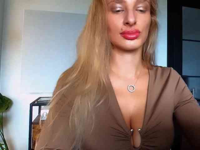 Model: MarilynShow