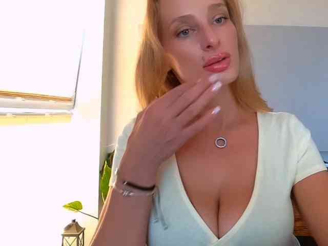 MarilynShow webcam