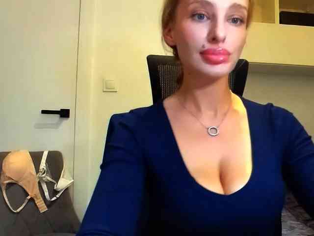 MarilynShow webcam