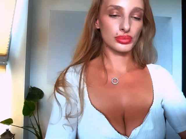 MarilynShow webcam