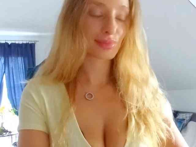Model: MarilynShow