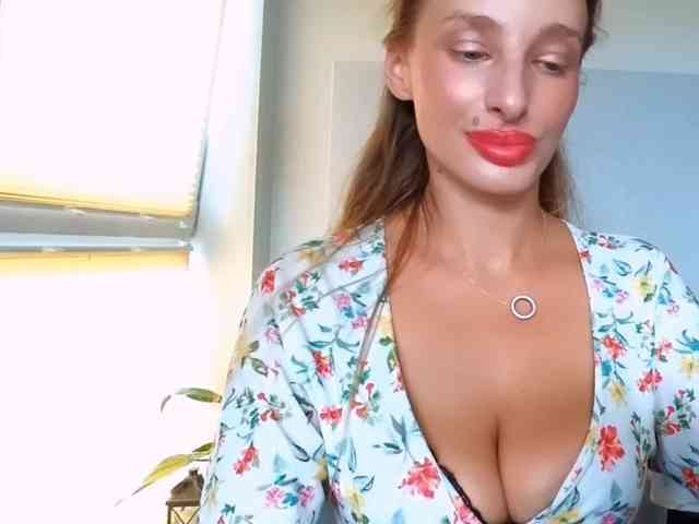 Model: MarilynShow