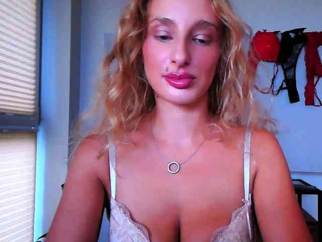 Model: MarilynShow