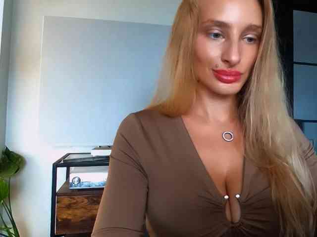 Model: MarilynShow