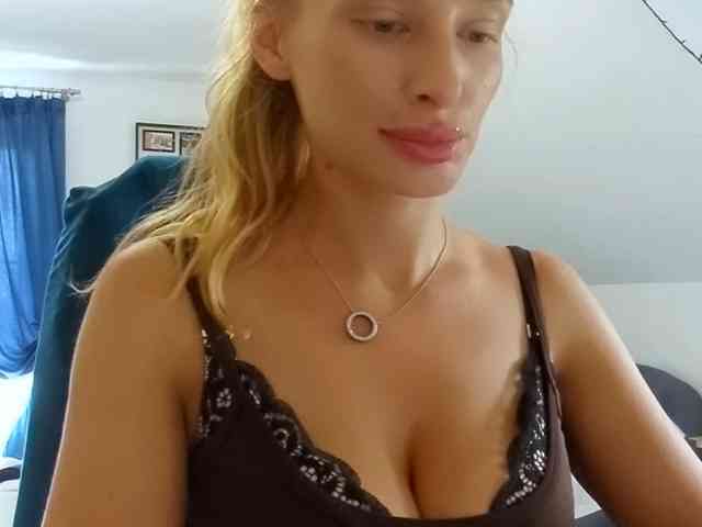 MarilynShow webcam
