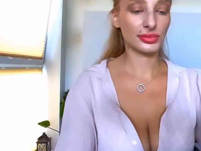MarilynShow webcam