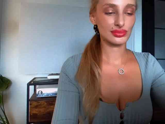 MarilynShow webcam