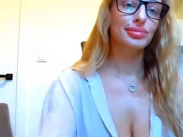 MarilynShow webcam