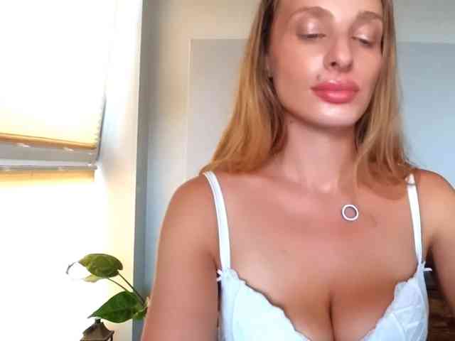 MarilynShow webcam