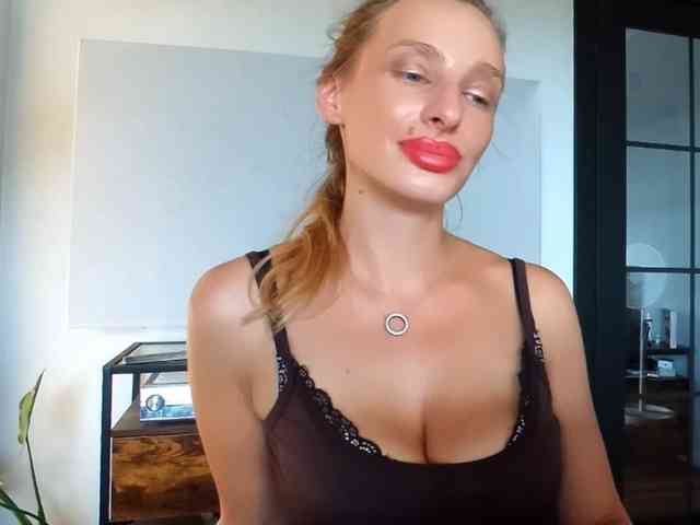 MarilynShow webcam