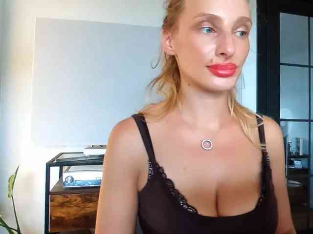 MarilynShow webcam