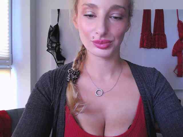 Model: MarilynShow