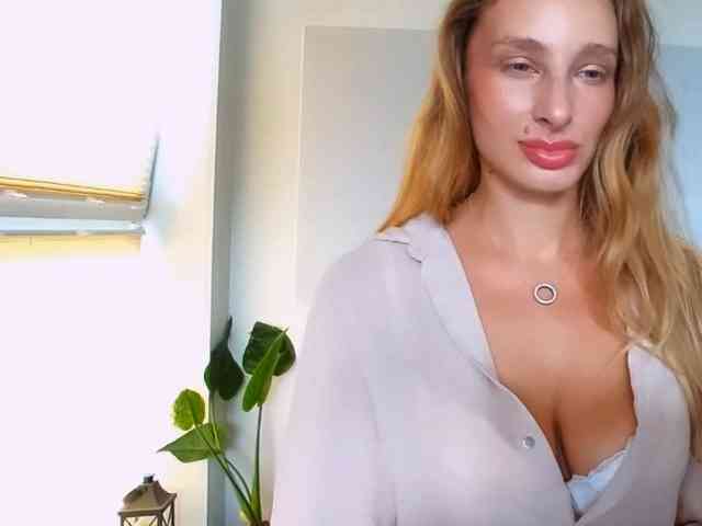 Model: MarilynShow