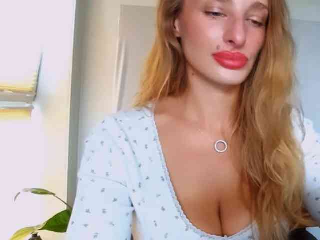 MarilynShow webcam