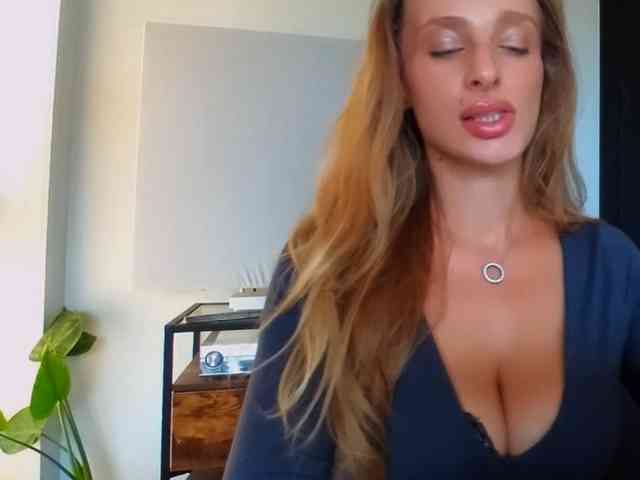 MarilynShow webcam
