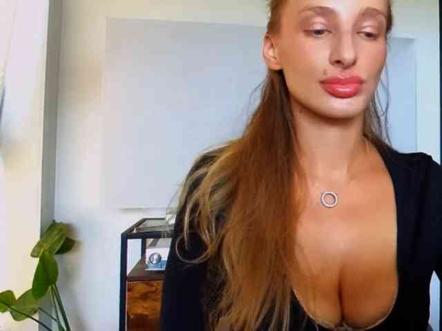 MarilynShow webcam