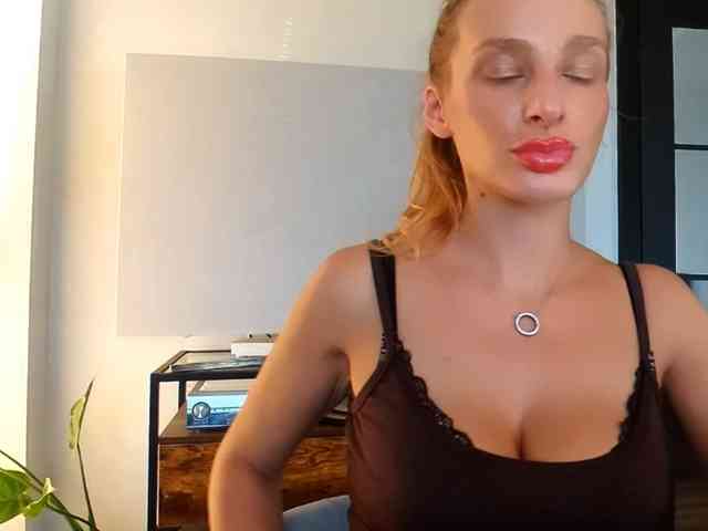 MarilynShow webcam