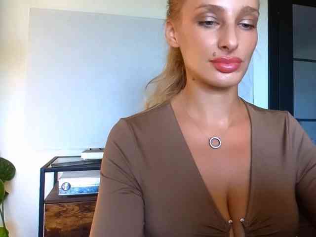 MarilynShow webcam