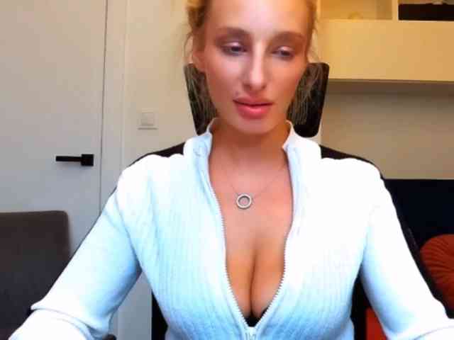 Model: MarilynShow