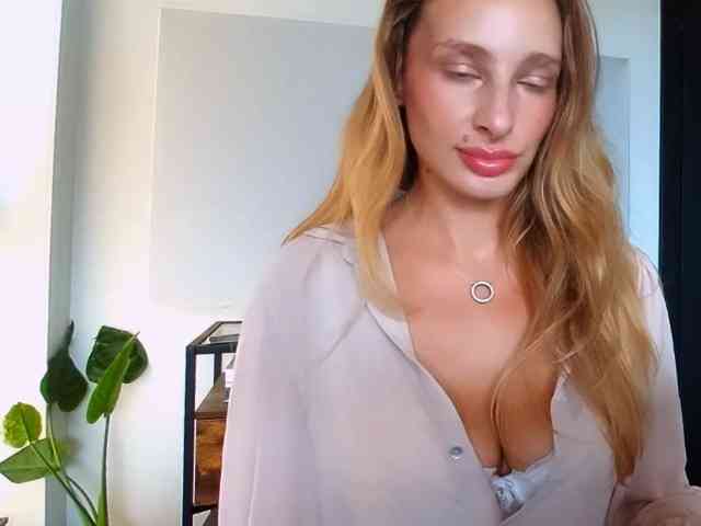 MarilynShow webcam