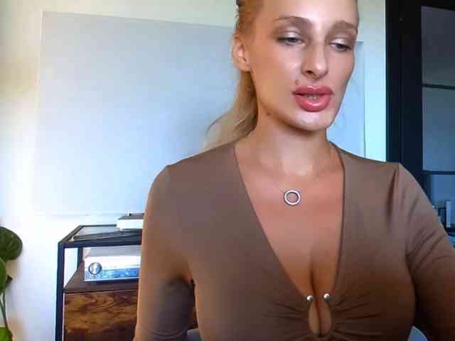 MarilynShow webcam
