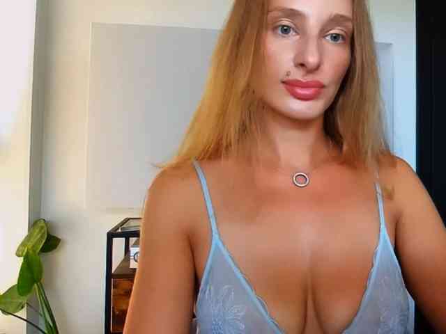 MarilynShow webcam