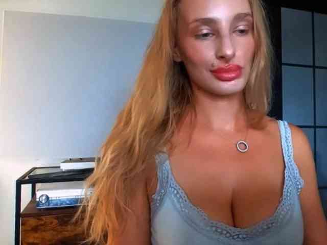 MarilynShow webcam