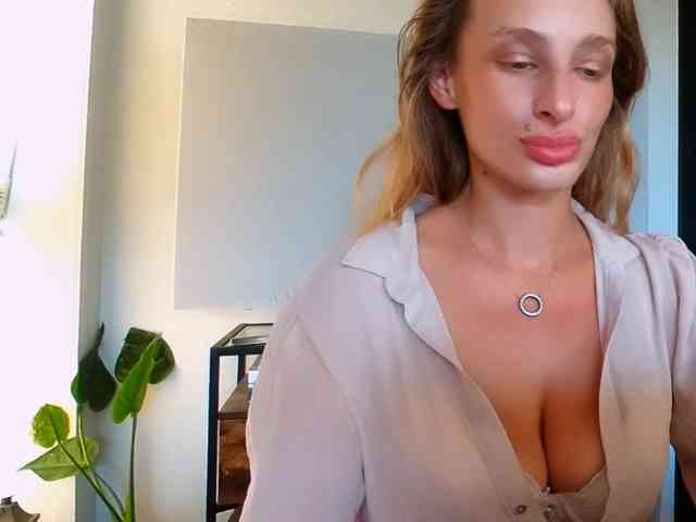 MarilynShow webcam