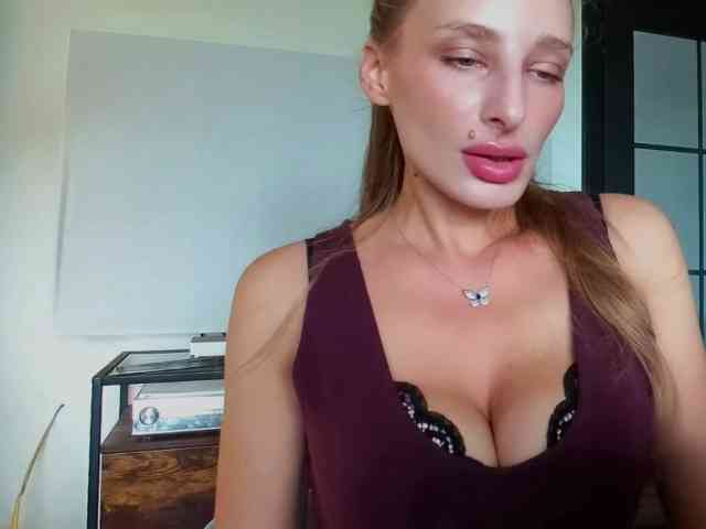 MarilynShow webcam
