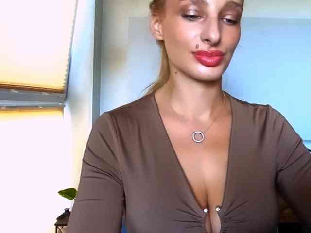 MarilynShow webcam