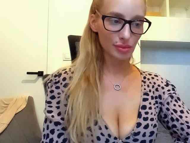 MarilynShow webcam
