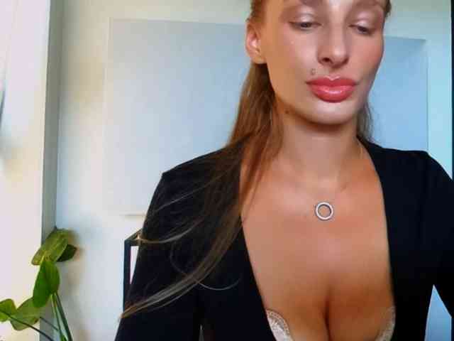 Model: MarilynShow