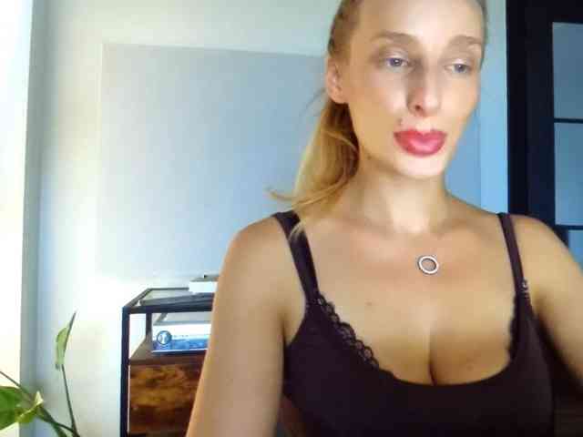 MarilynShow webcam