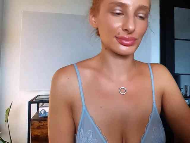 MarilynShow webcam