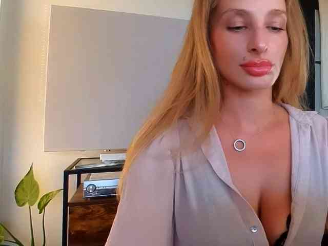 MarilynShow webcam