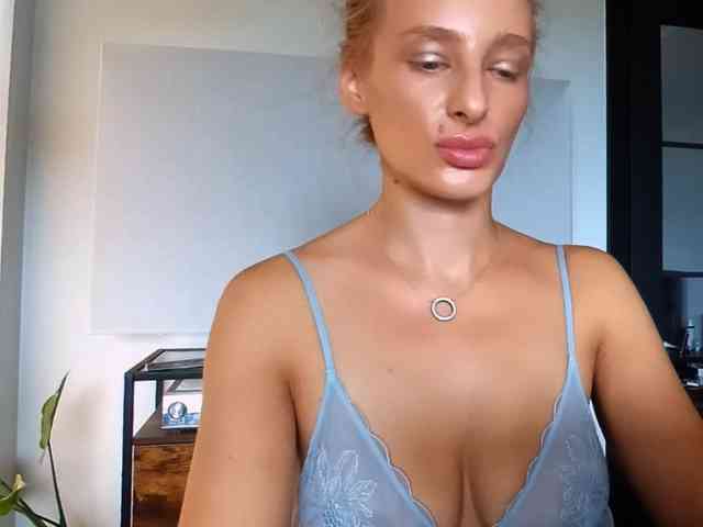 MarilynShow webcam