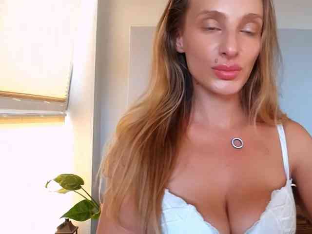 MarilynShow webcam