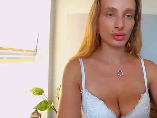 MarilynShow webcam