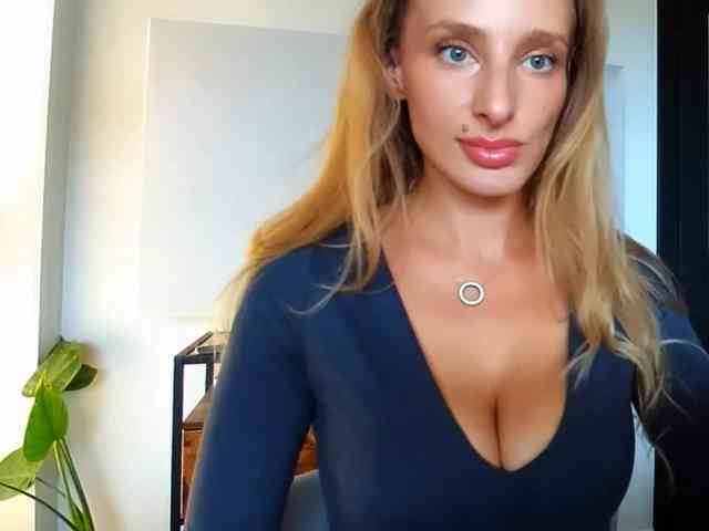 MarilynShow webcam