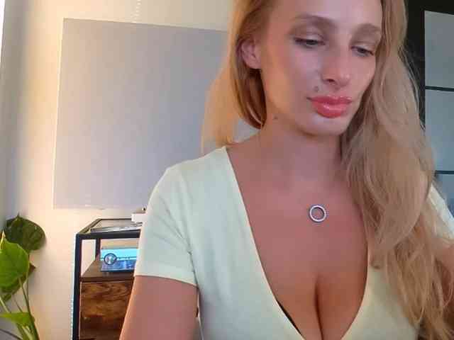MarilynShow webcam