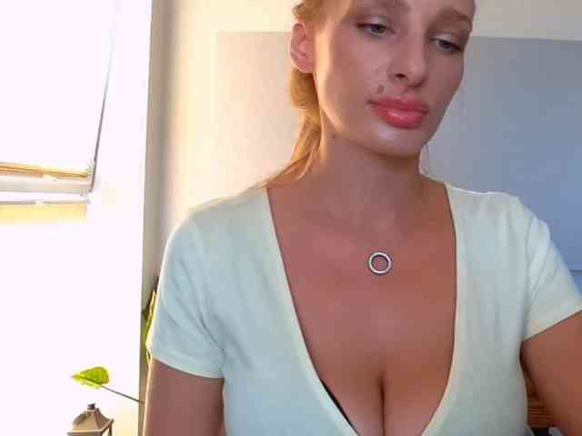 MarilynShow webcam