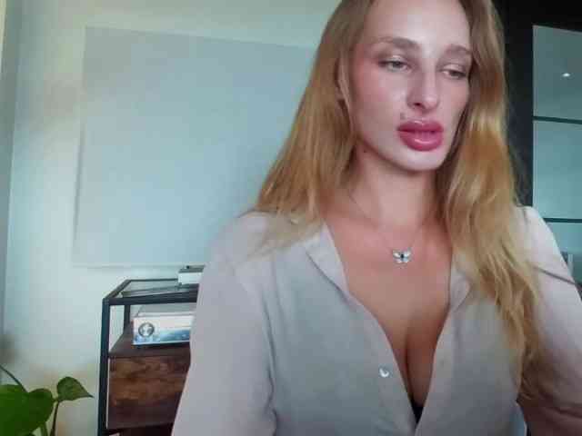 MarilynShow webcam