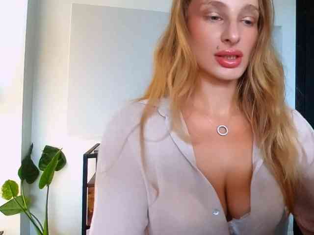 Model: MarilynShow