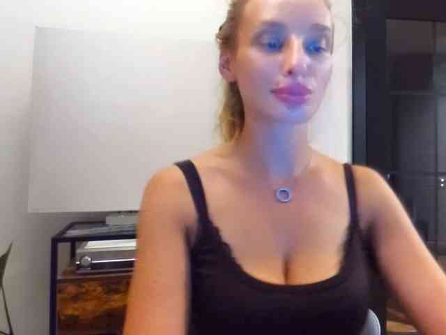 MarilynShow webcam