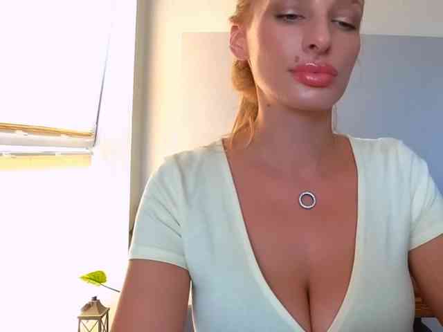 MarilynShow webcam