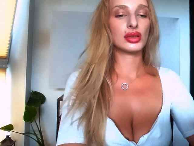 Model: MarilynShow