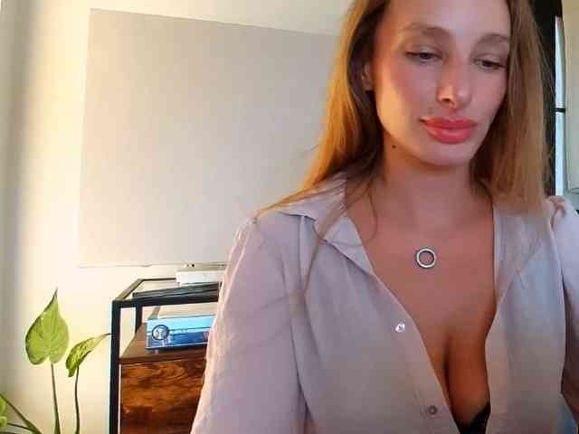 MarilynShow webcam
