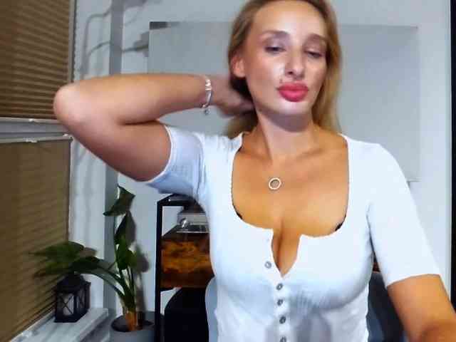Model: MarilynShow